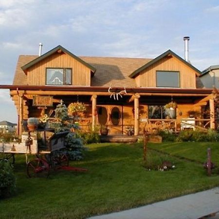 Idle Spurs Log Cabin Bed & Breakfast Black Diamond Екстер'єр фото