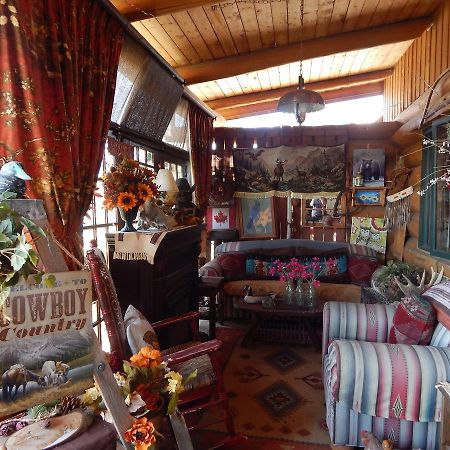 Idle Spurs Log Cabin Bed & Breakfast Black Diamond Екстер'єр фото