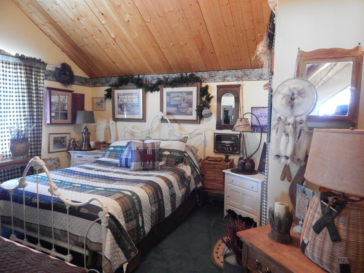 Idle Spurs Log Cabin Bed & Breakfast Black Diamond Екстер'єр фото